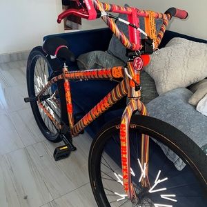 Meet your Posher, Emilio